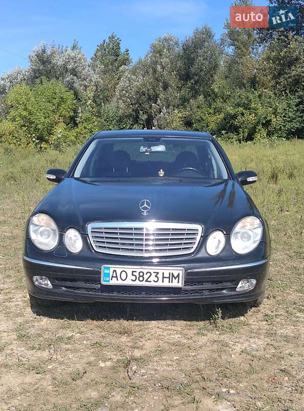 Седан Mercedes-Benz E-Class 2004 в 