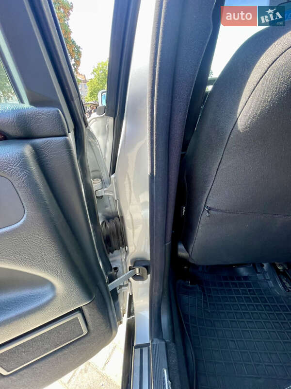 Седан Mercedes-Benz E-Class 1999 в Днепре