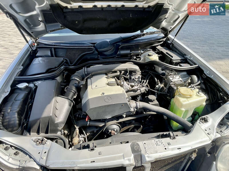 Седан Mercedes-Benz E-Class 1999 в Днепре