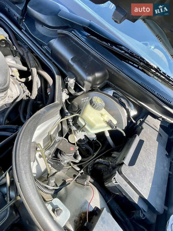 Седан Mercedes-Benz E-Class 1999 в Днепре