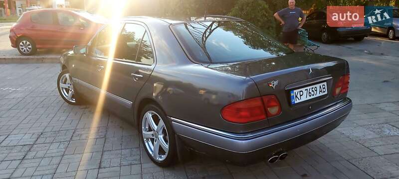 Седан Mercedes-Benz E-Class 1999 в Запорожье