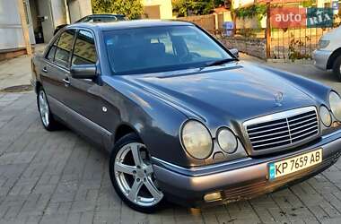 Седан Mercedes-Benz E-Class 1999 в 