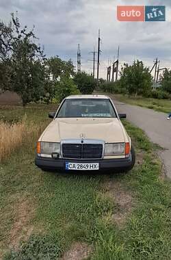 Седан Mercedes-Benz E-Class 1987 в Смеле