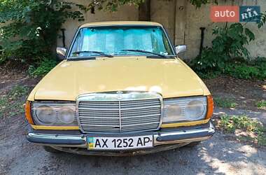 Седан Mercedes-Benz E-Class 1979 в 