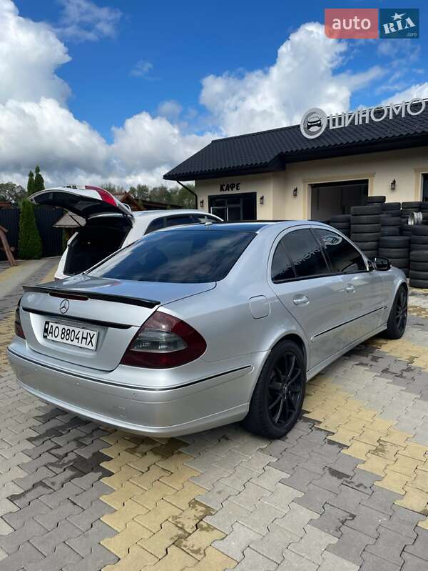 Седан Mercedes-Benz E-Class 2006 в Виноградове