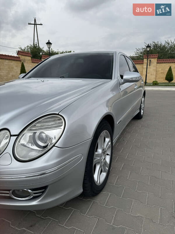 Седан Mercedes-Benz E-Class 2006 в Измаиле