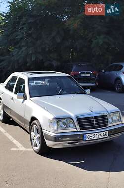 Седан Mercedes-Benz E-Class 1994 в Днепре