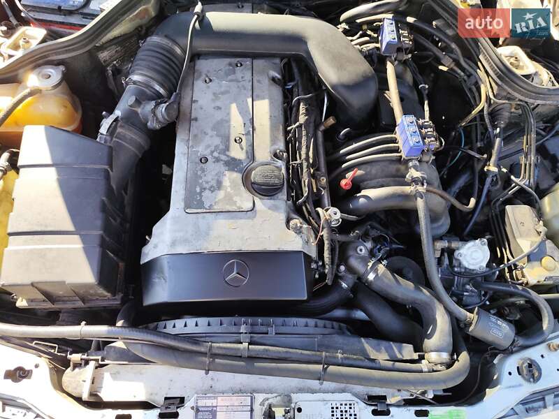 Седан Mercedes-Benz E-Class 1994 в Днепре
