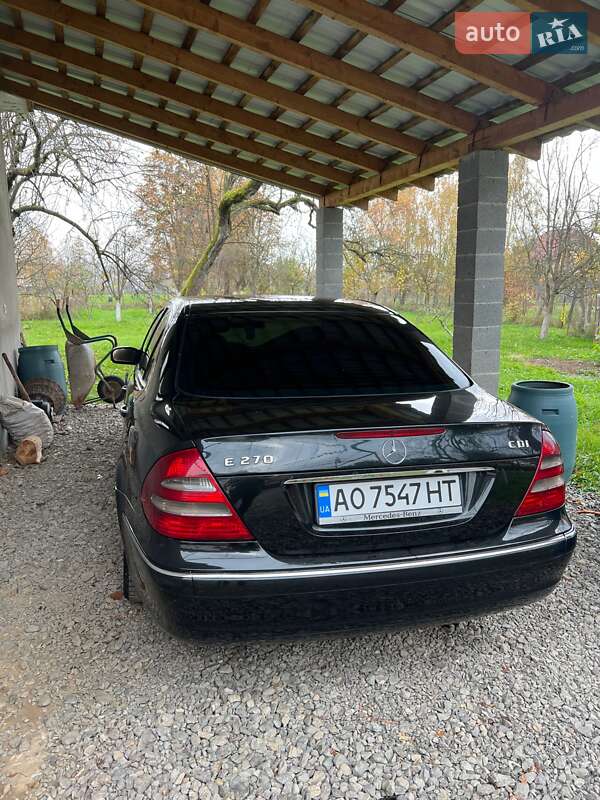 Седан Mercedes-Benz E-Class 2002 в Белках