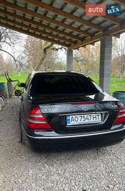 Седан Mercedes-Benz E-Class 2002 в 