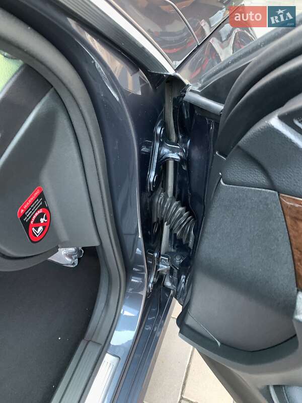 Седан Mercedes-Benz E-Class 2012 в Чернігові