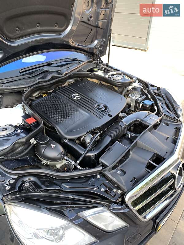 Седан Mercedes-Benz E-Class 2012 в Чернігові
