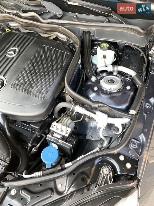 Седан Mercedes-Benz E-Class 2012 в Чернігові