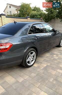 Седан Mercedes-Benz E-Class 2012 в 