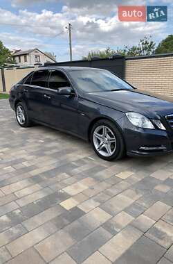 Седан Mercedes-Benz E-Class 2012 в 