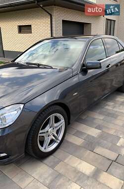 Седан Mercedes-Benz E-Class 2012 в 