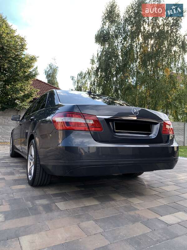 Седан Mercedes-Benz E-Class 2012 в Чернігові