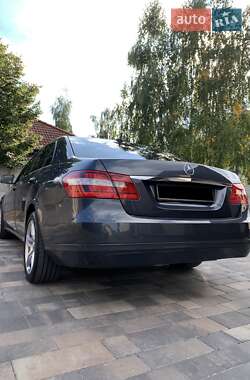 Седан Mercedes-Benz E-Class 2012 в 