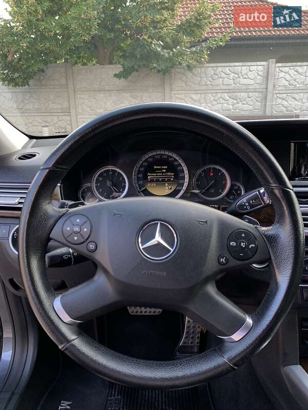 Седан Mercedes-Benz E-Class 2012 в Чернігові