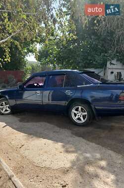 Седан Mercedes-Benz E-Class 1995 в 
