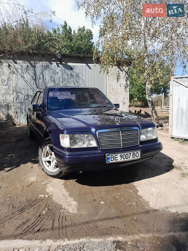 Mercedes-Benz E-Class 1995