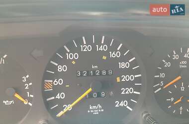 Седан Mercedes-Benz E-Class 1995 в 