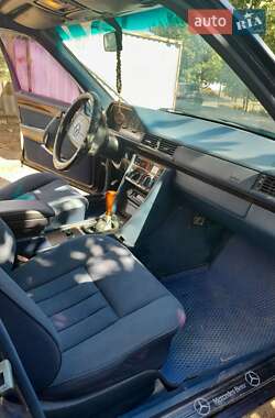 Седан Mercedes-Benz E-Class 1995 в 