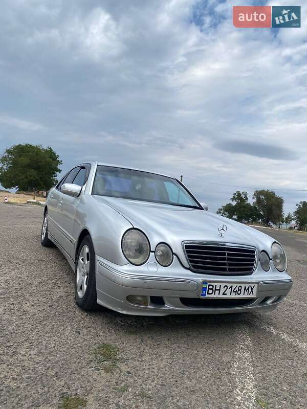 Mercedes-Benz E-Class 2001