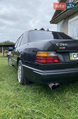 Седан Mercedes-Benz E-Class 1987 в 