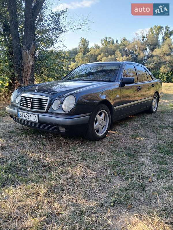 Mercedes-Benz E-Class 1999