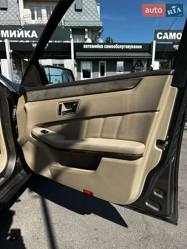 Седан Mercedes-Benz E-Class 2009 в Виннице