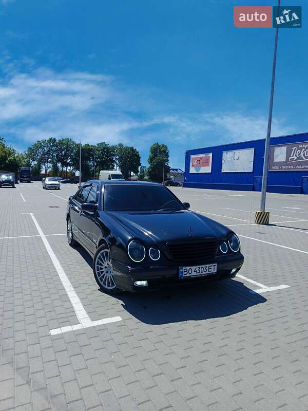 Седан Mercedes-Benz E-Class 2000 в Тернополе