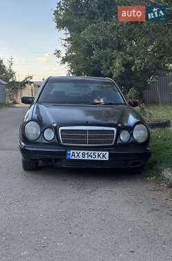 Седан Mercedes-Benz E-Class 1999 в Харькове