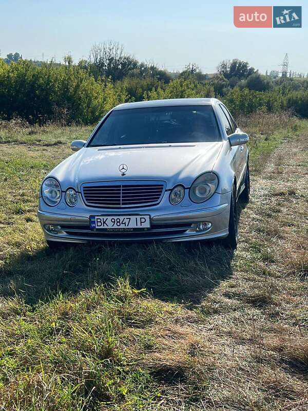 Mercedes-Benz E-Class 2005
