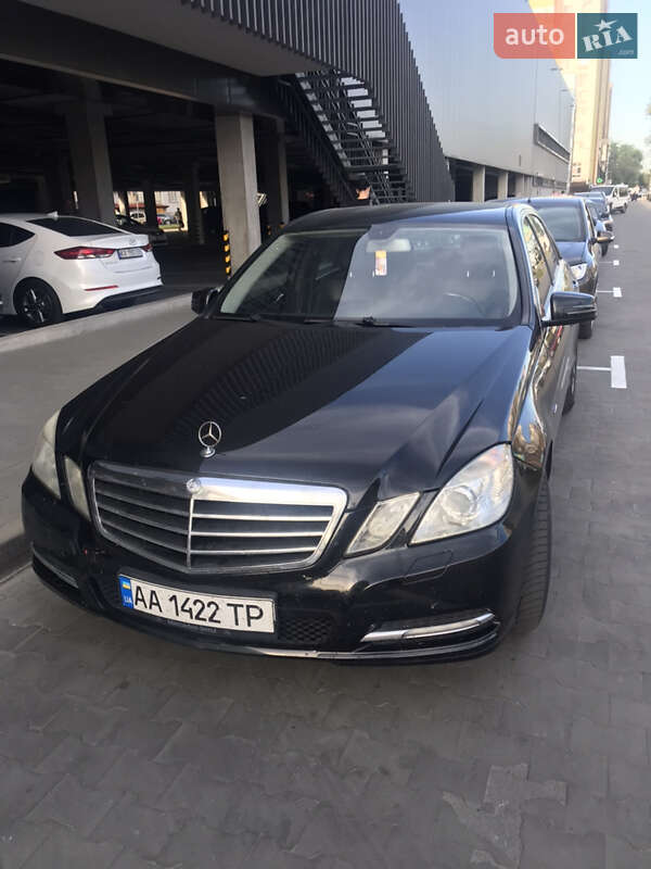 Седан Mercedes-Benz E-Class 2012 в Києві