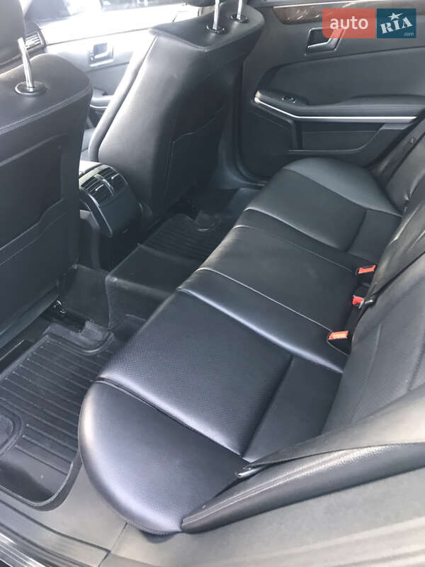 Седан Mercedes-Benz E-Class 2012 в Києві