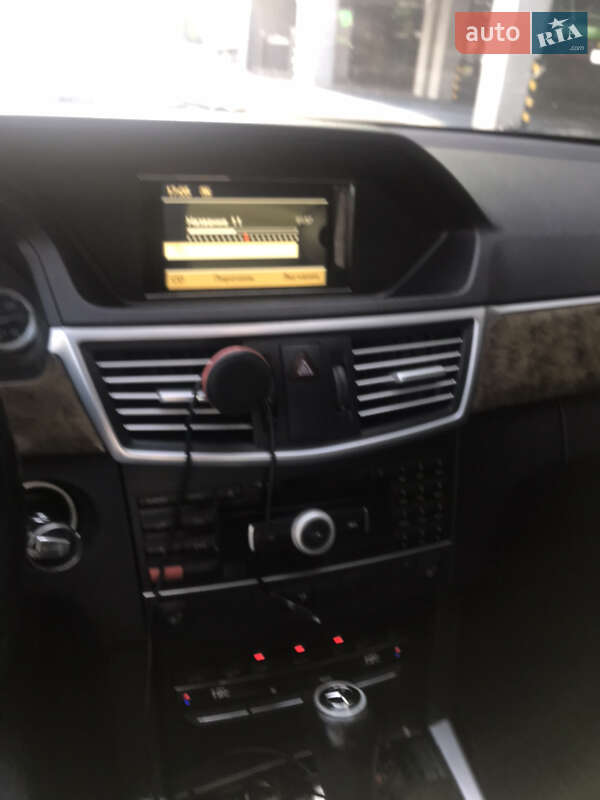 Седан Mercedes-Benz E-Class 2012 в Києві