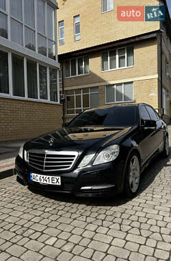 Седан Mercedes-Benz E-Class 2012 в 