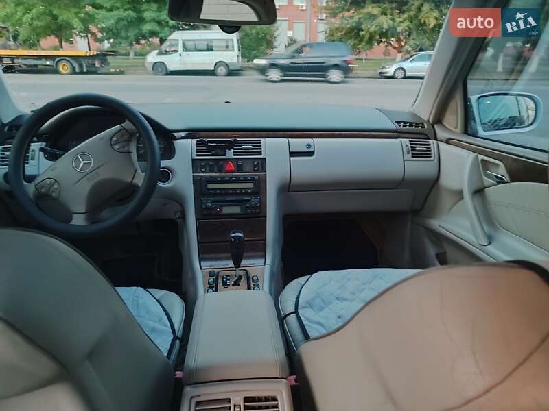 Седан Mercedes-Benz E-Class 2000 в Киеве