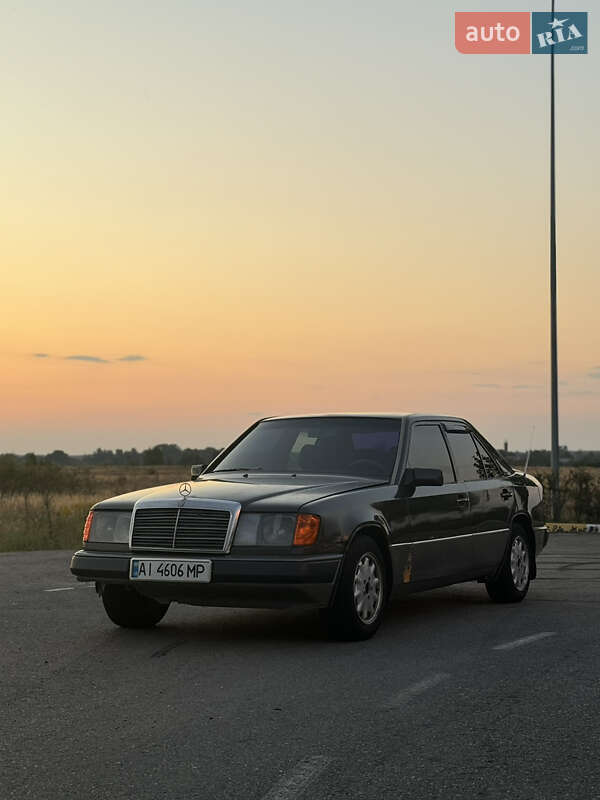 Mercedes-Benz E-Class 1991