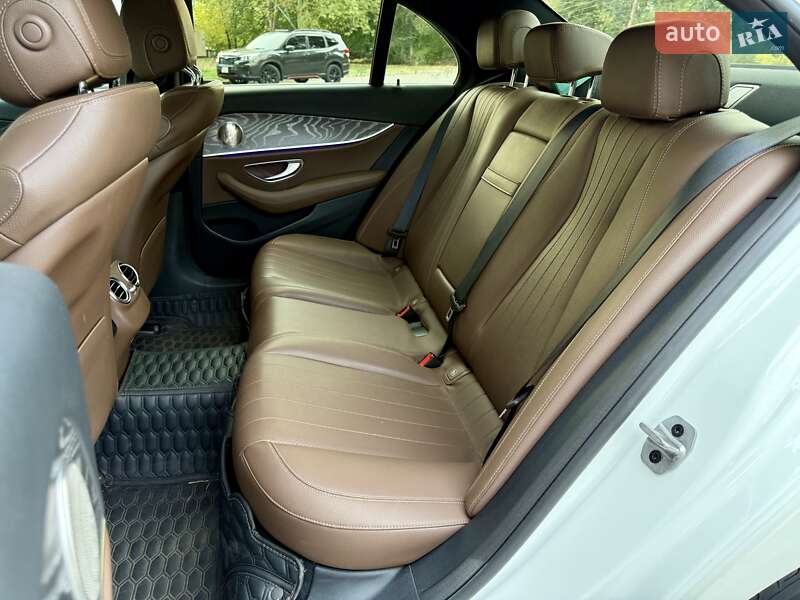 Седан Mercedes-Benz E-Class 2020 в Днепре