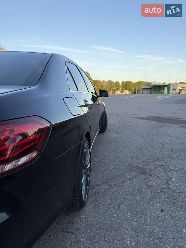 Седан Mercedes-Benz E-Class 2015 в Львове