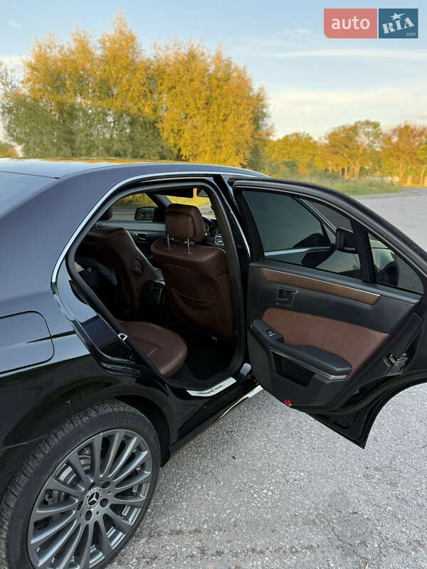 Седан Mercedes-Benz E-Class 2015 в Львове
