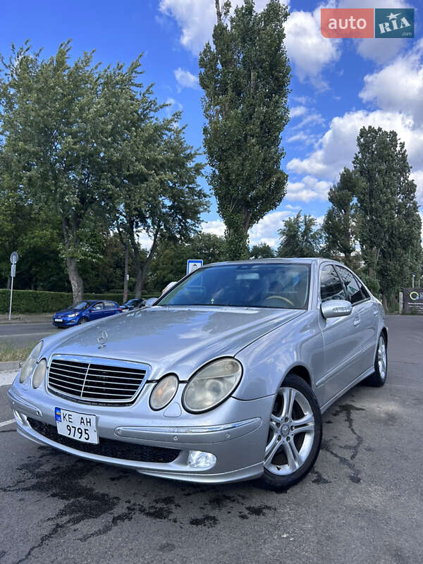 Седан Mercedes-Benz E-Class 2003 в Киеве