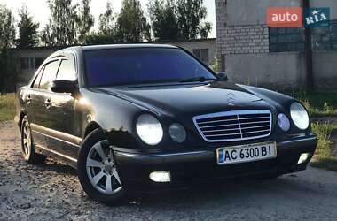 Седан Mercedes-Benz E-Class 2000 в 