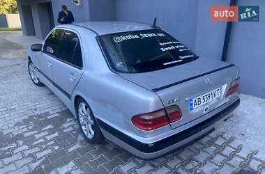 Седан Mercedes-Benz E-Class 2000 в 