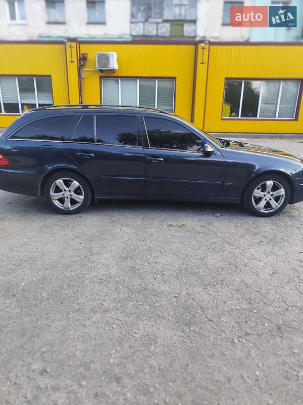 Универсал Mercedes-Benz E-Class 2005 в Хороле