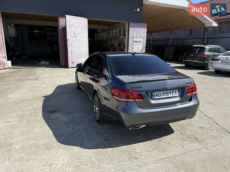 Седан Mercedes-Benz E-Class 2013 в Ужгороде