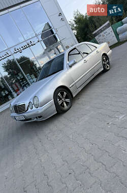 Седан Mercedes-Benz E-Class 1999 в Черновцах