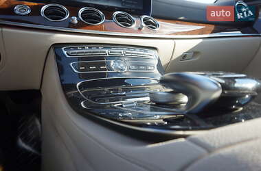 Седан Mercedes-Benz E-Class 2016 в 